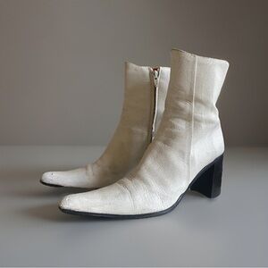 Freelance Classics Paris Vintage Heeled White Leather Boots Size 38